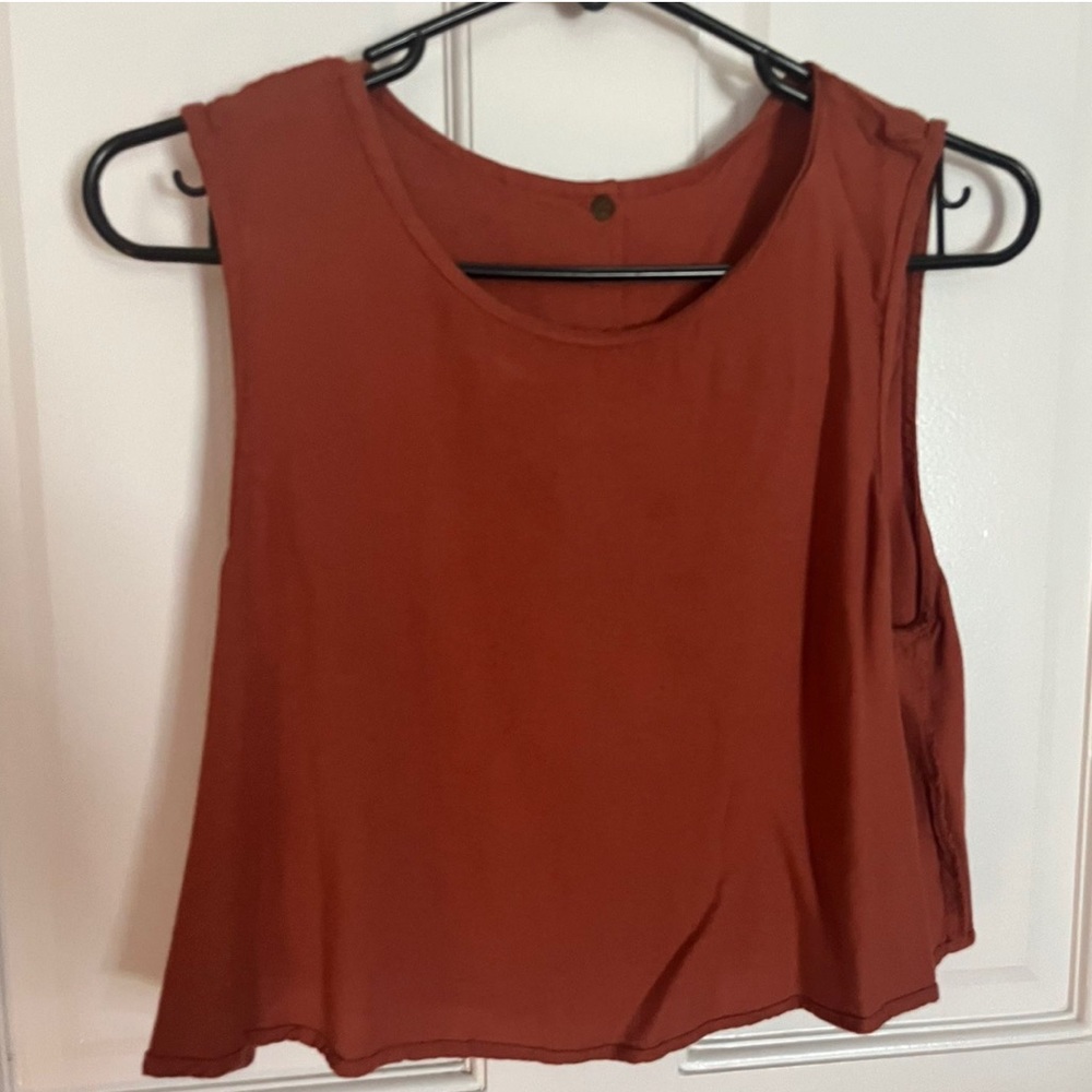 Burnt orange swing tank